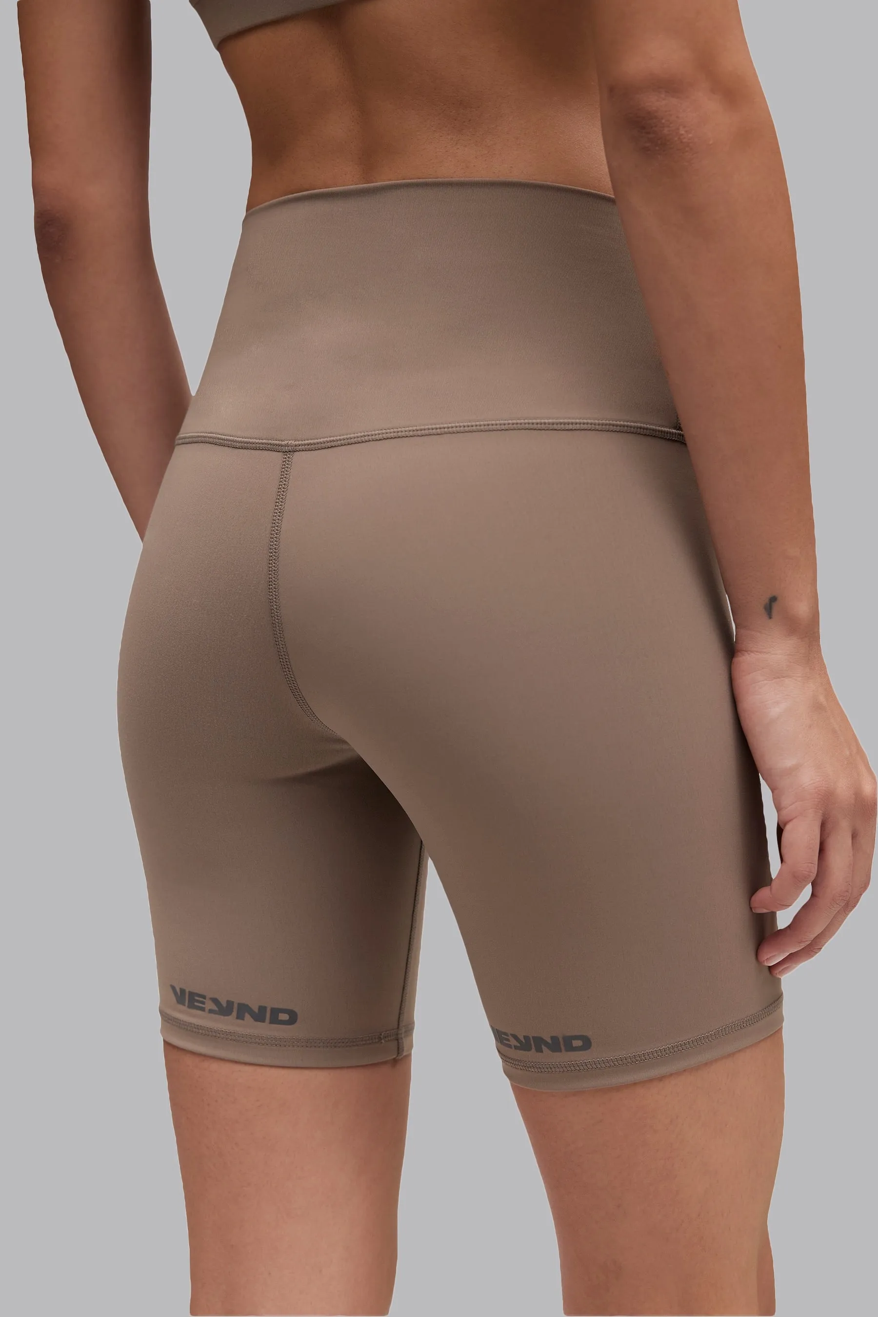 V_SCULPT® 7" SHORTS - Tan